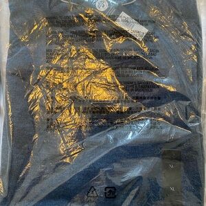 Men’s banana republic XL merino wool sweater/long sleeve.  NWT